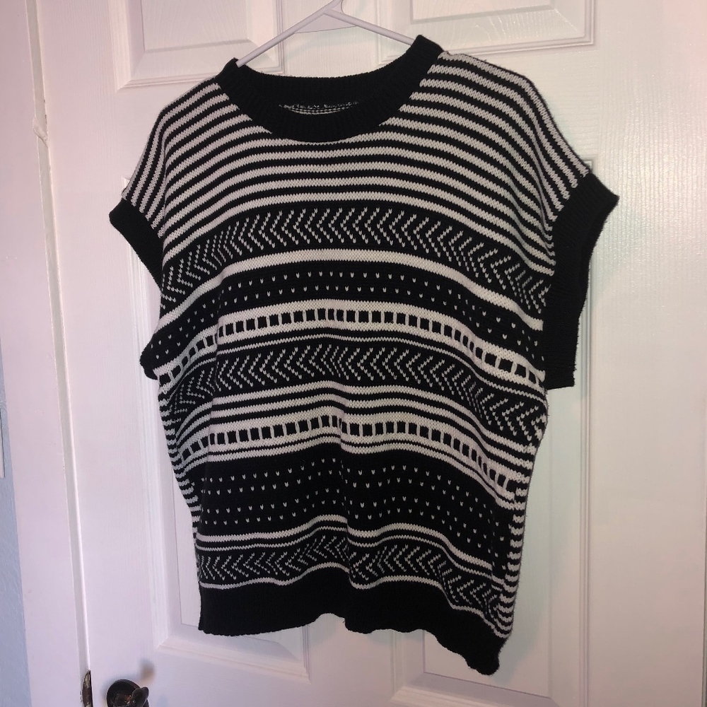 NWOT Vintage‎ Black and white sweater